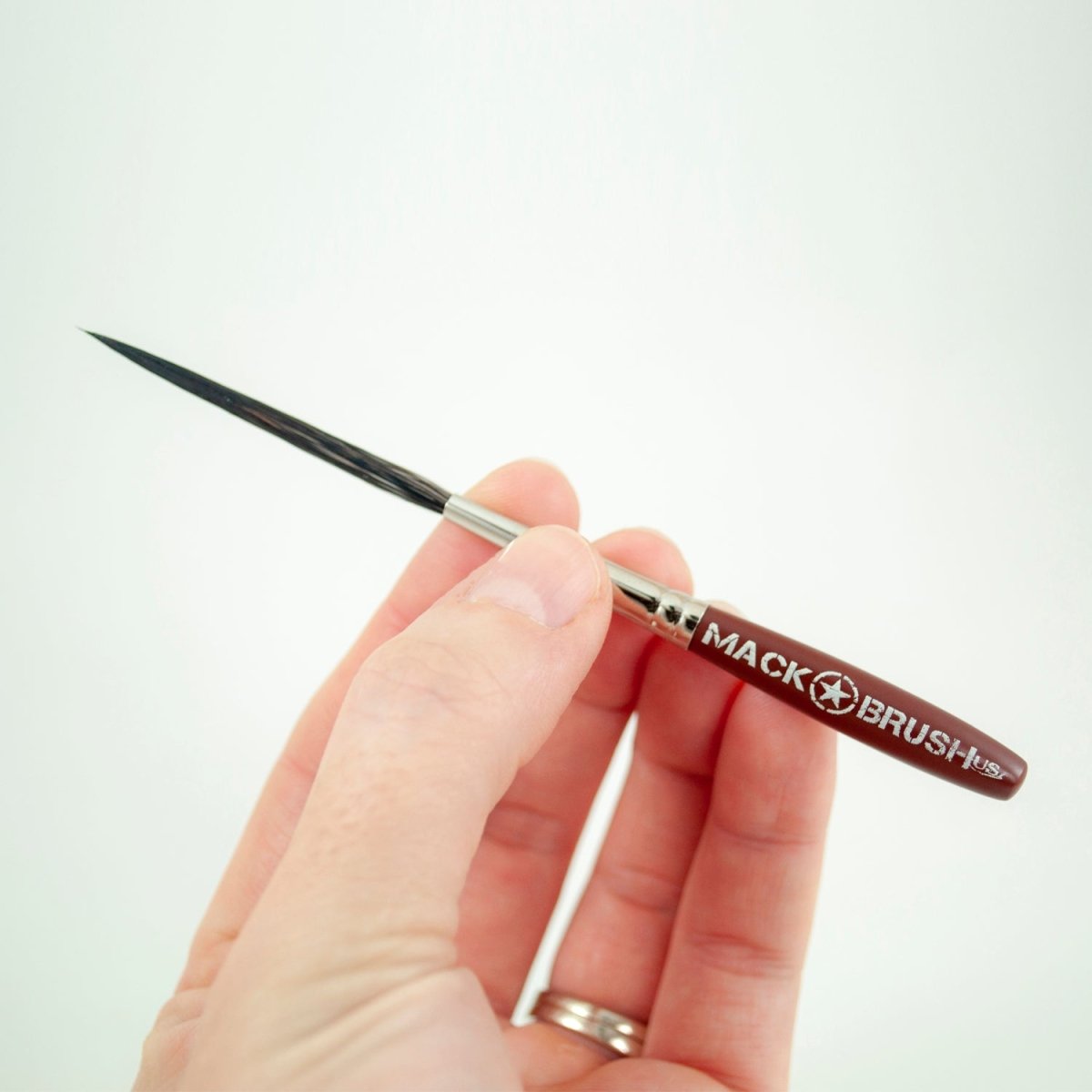MACK Long Bob Striping Brush #000