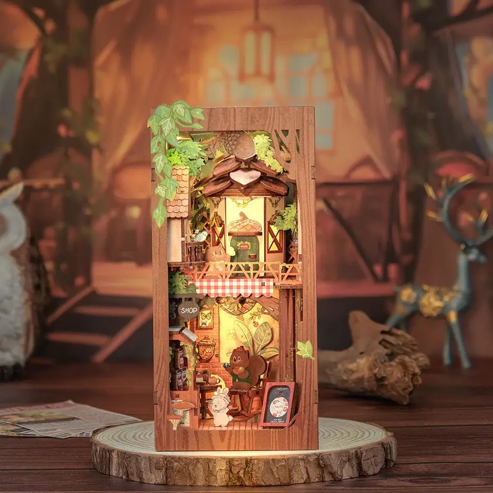 Hands Craft - DIY Book Nook Kit: Squirrel Collector with Dust Cover - The Merri Artist - merriartist.com