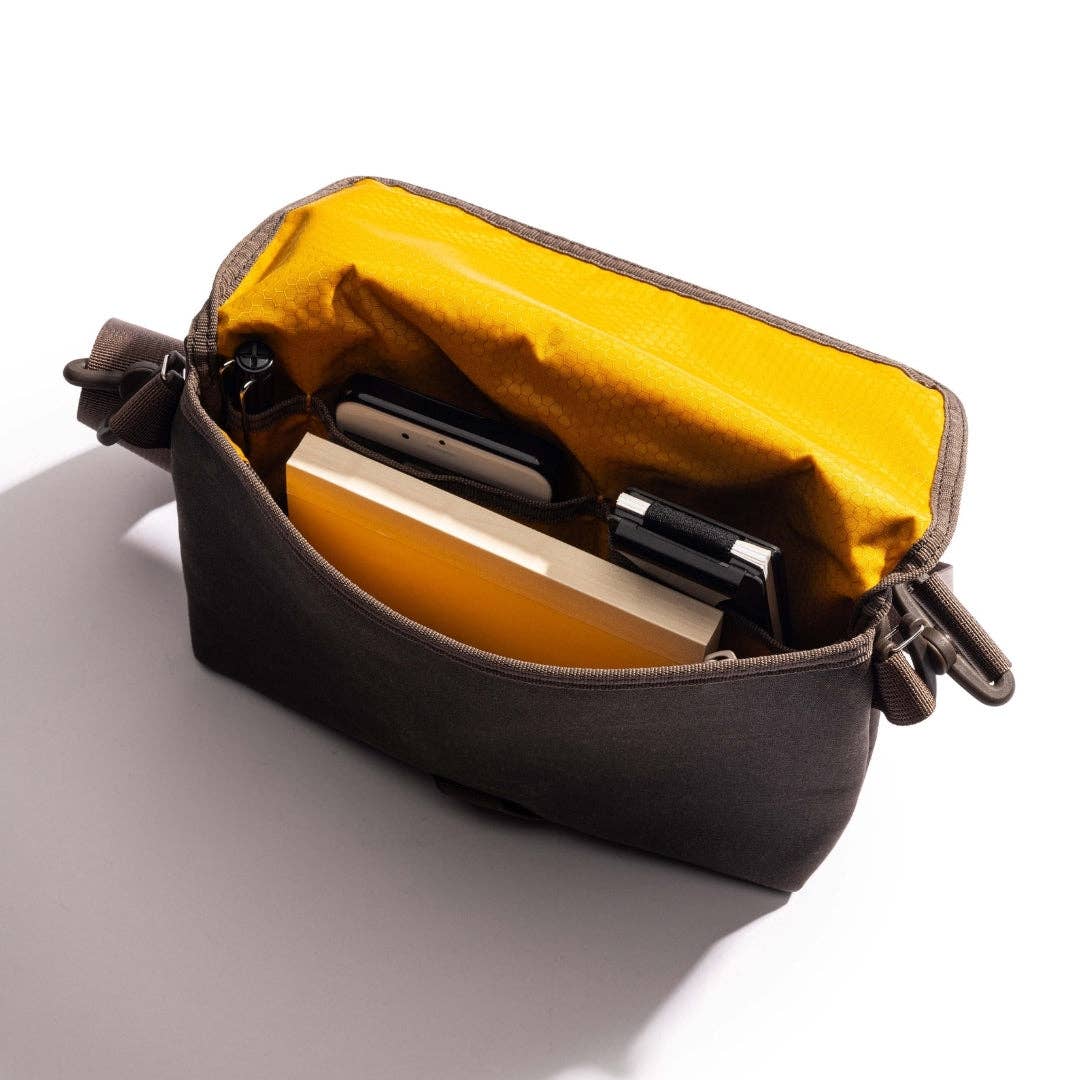 LOCHBY - Artists Field Sling - Olive - The Merri Artist - merriartist.com