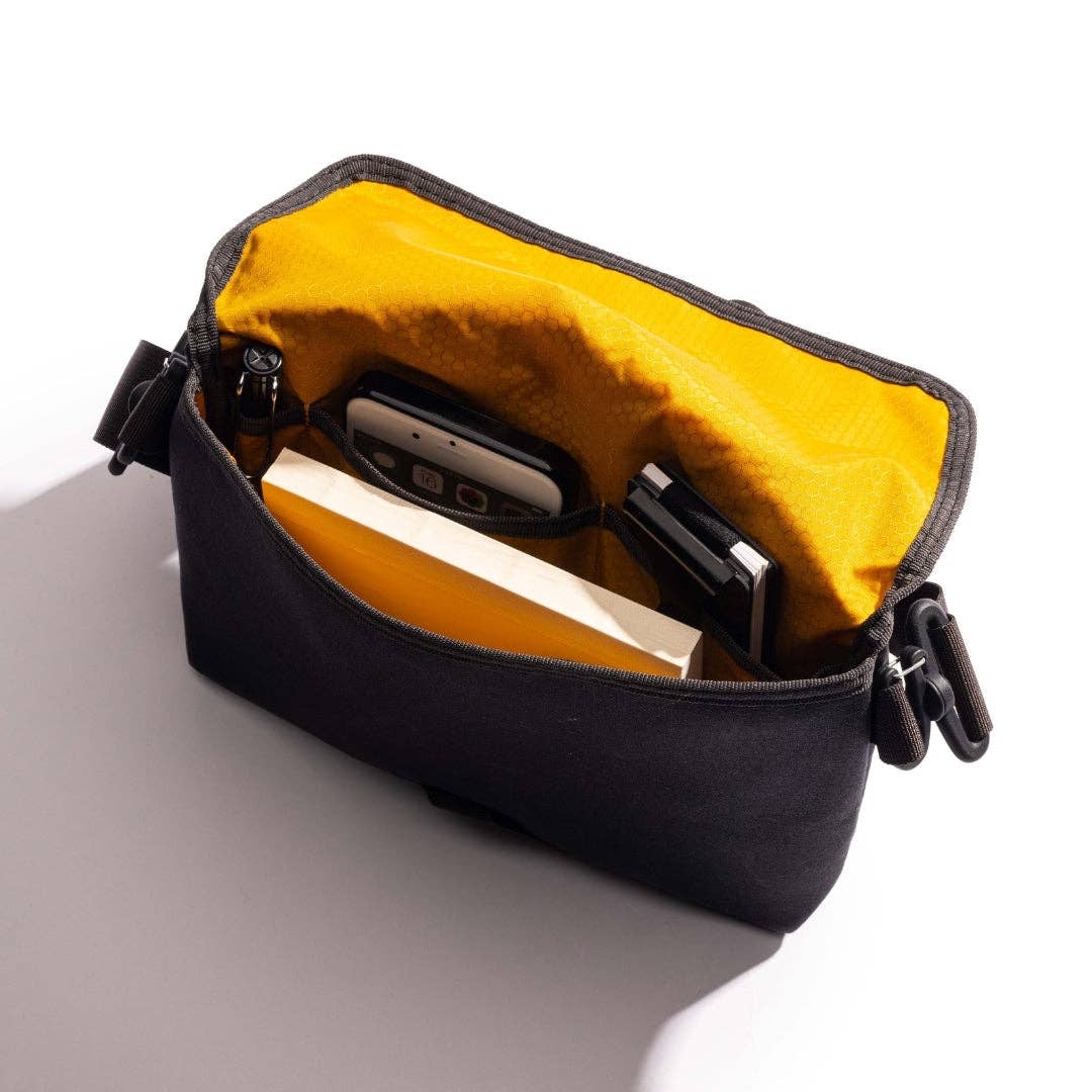 LOCHBY - Artists Field Sling - Olive - The Merri Artist - merriartist.com