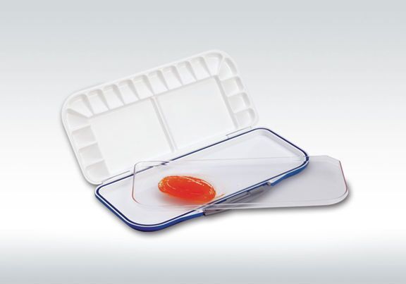 Mijello Fusion 18 Well Airtight Palette - Blue - The Merri Artist - merriartist.com