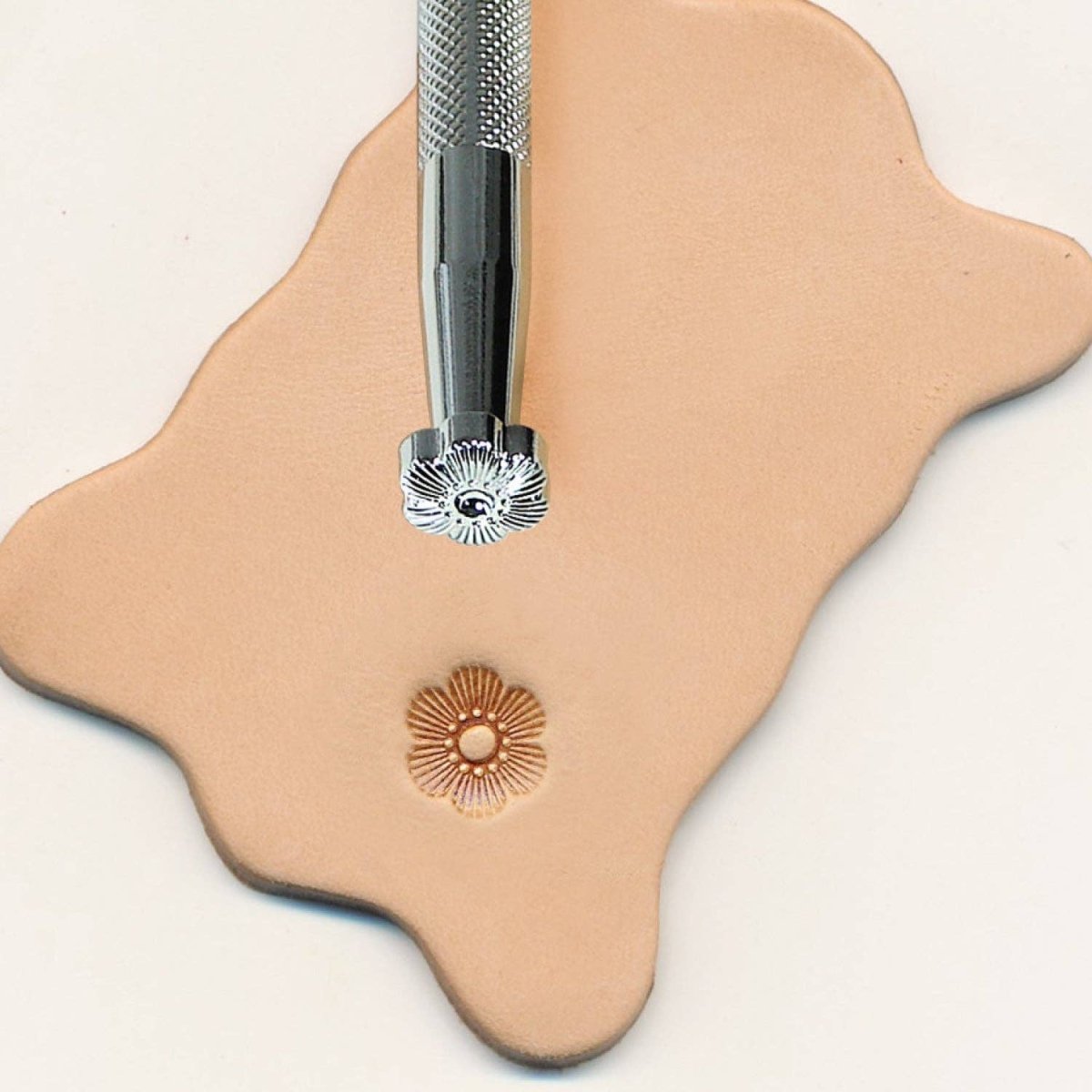 Realeather - J615 - Flower Center Stamping Tool - The Merri Artist - merriartist.com